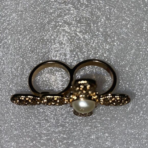 Two Ringer Filigree & Pearl Cross Ring - Picture 3 of 6
